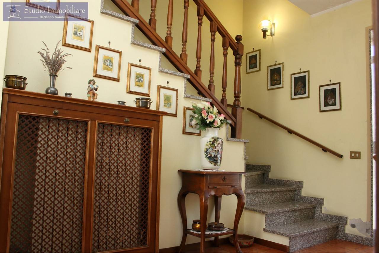 Casa di Paese in vendita a Bressana Bottarone