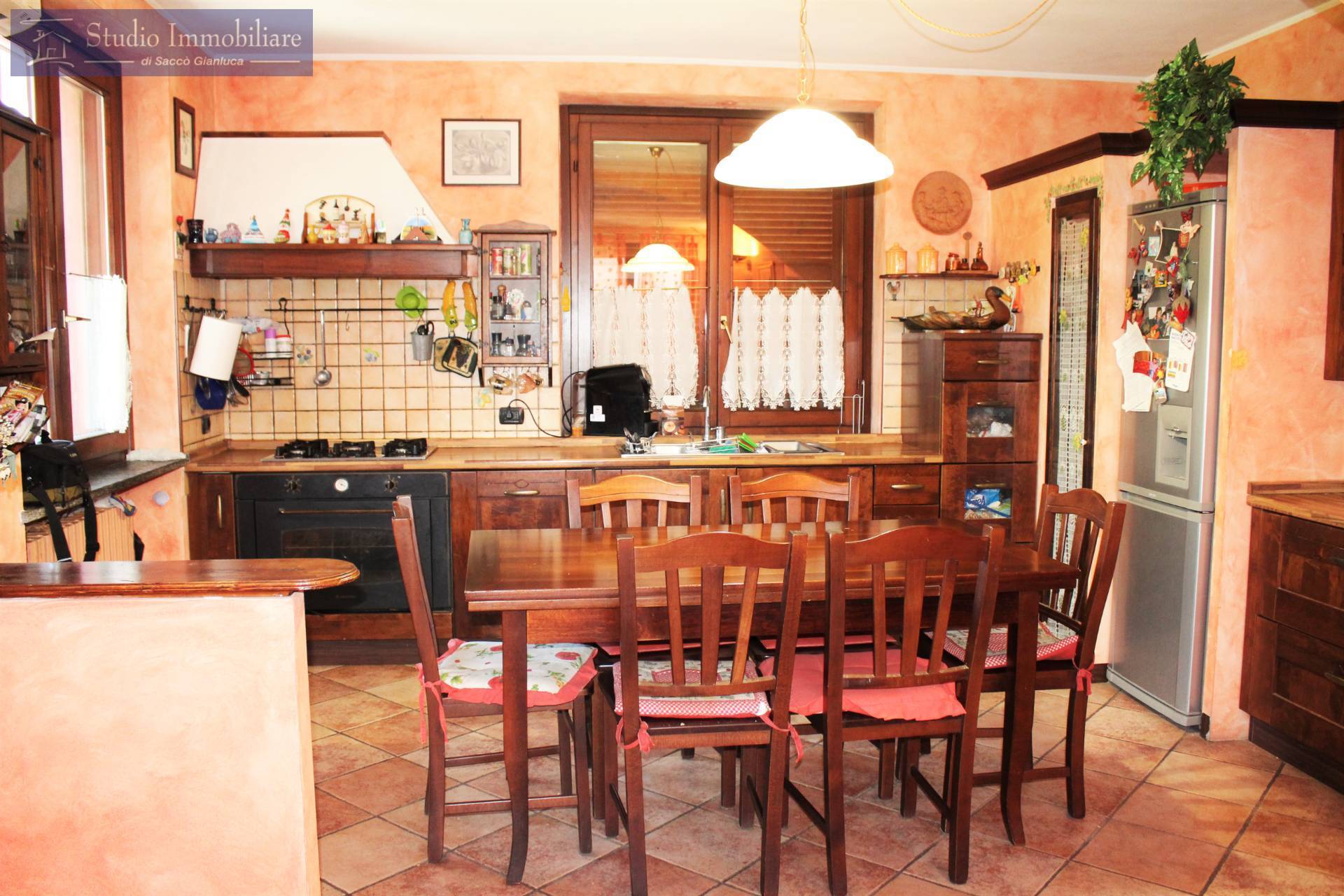 Villa in vendita a Casteggio