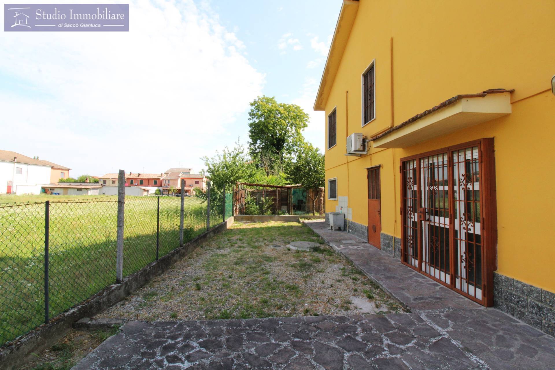 Casa indipendente in vendita a Bressana Bottarone