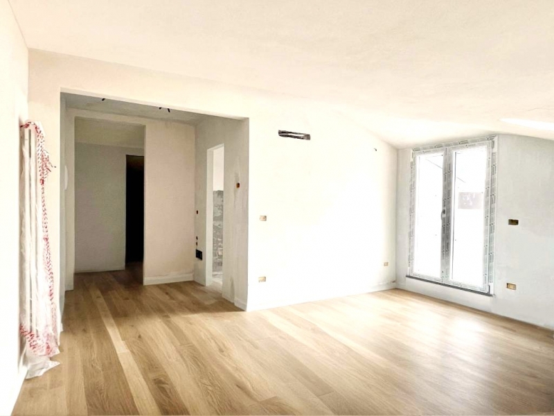 Trilocale con terrazzo a Montecatini-Terme