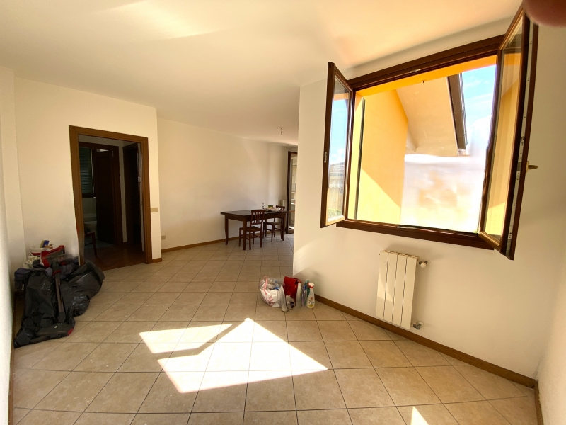 Bilocale con terrazzo a Uzzano