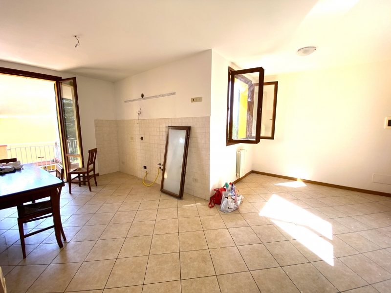 Bilocale con terrazzo a Uzzano