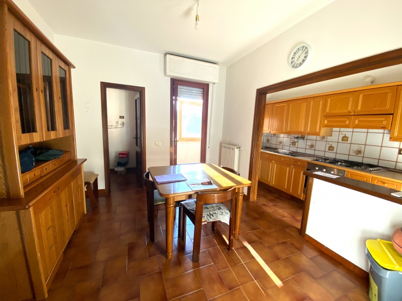 Quadrilocale con terrazzi a Montecatini-Terme