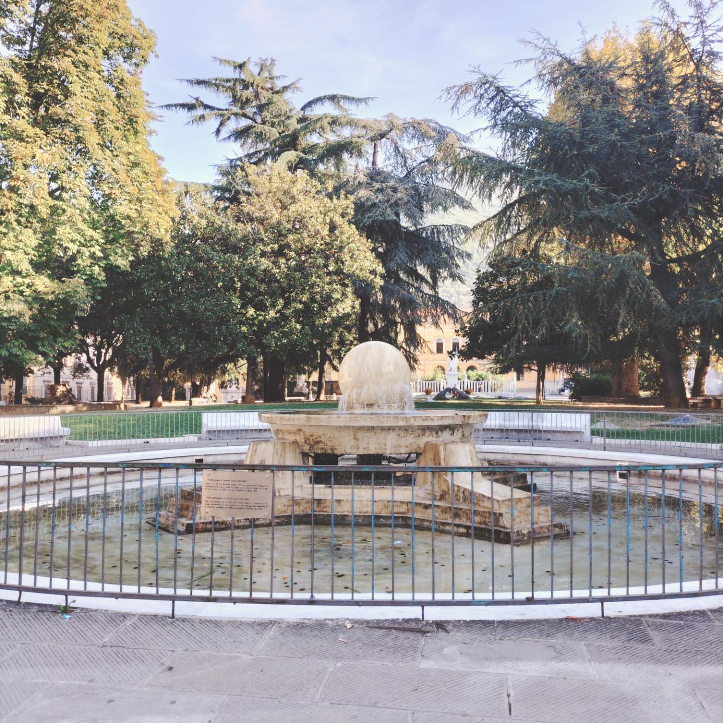 Negozio in affitto a Carrara