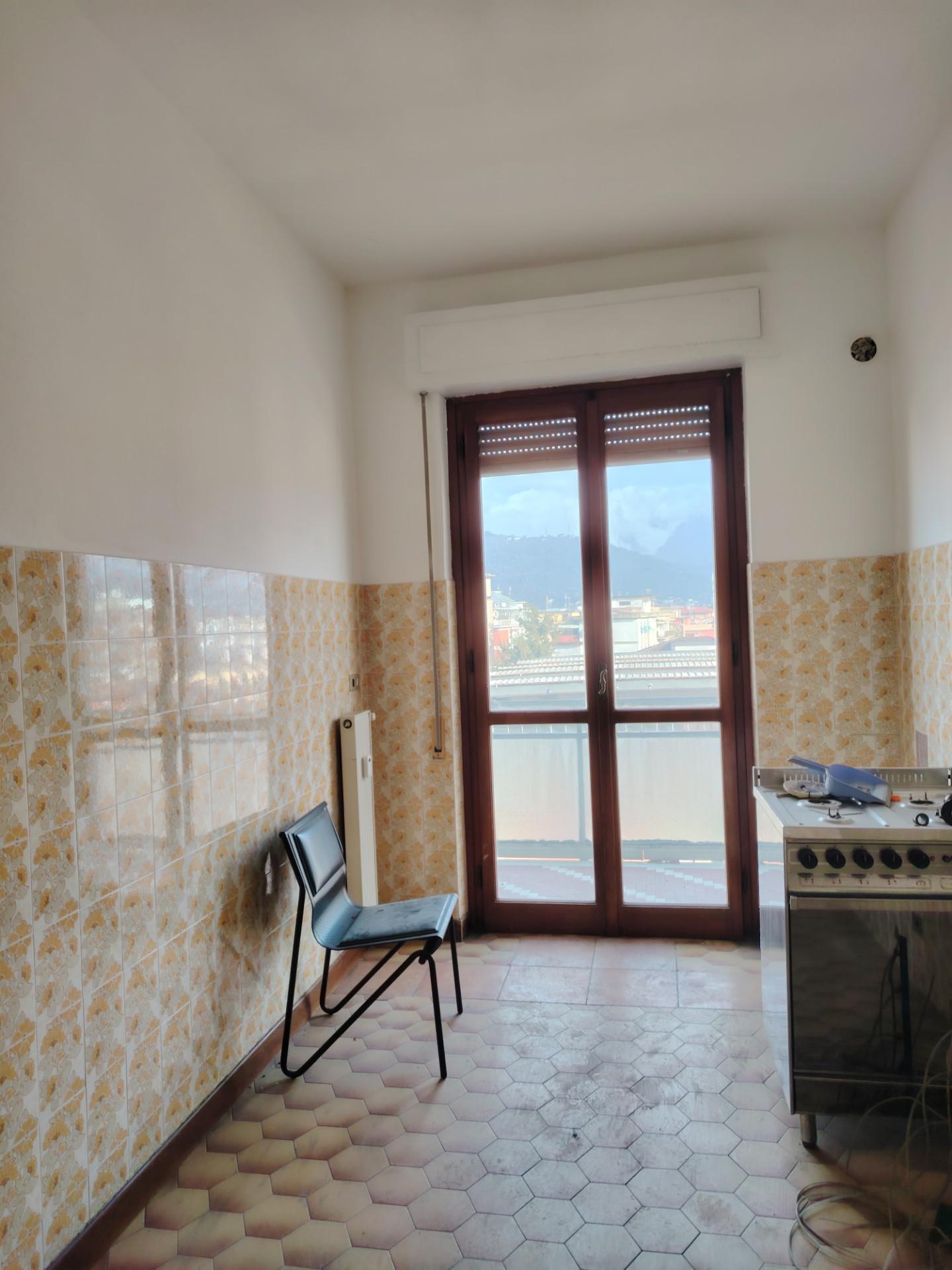 Appartamento da ristrutturare, Carrara marina di