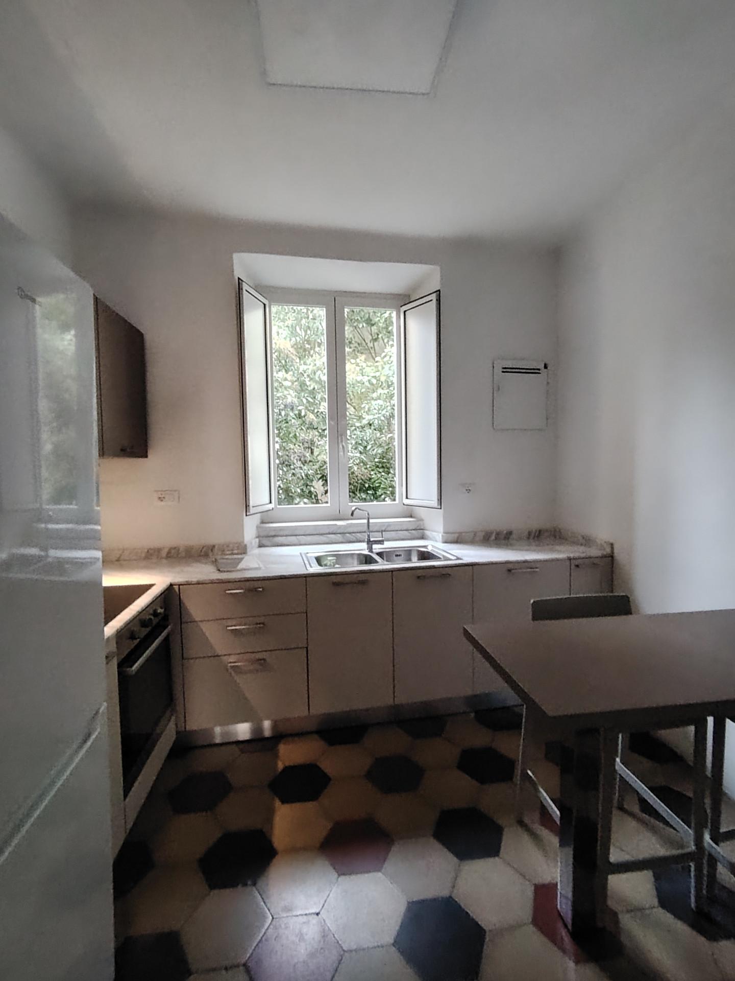 Appartamento arredato in affitto a Carrara