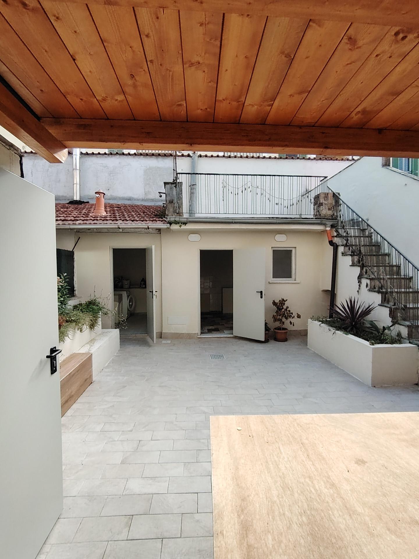 Trilocale in vendita, Carrara san francesco