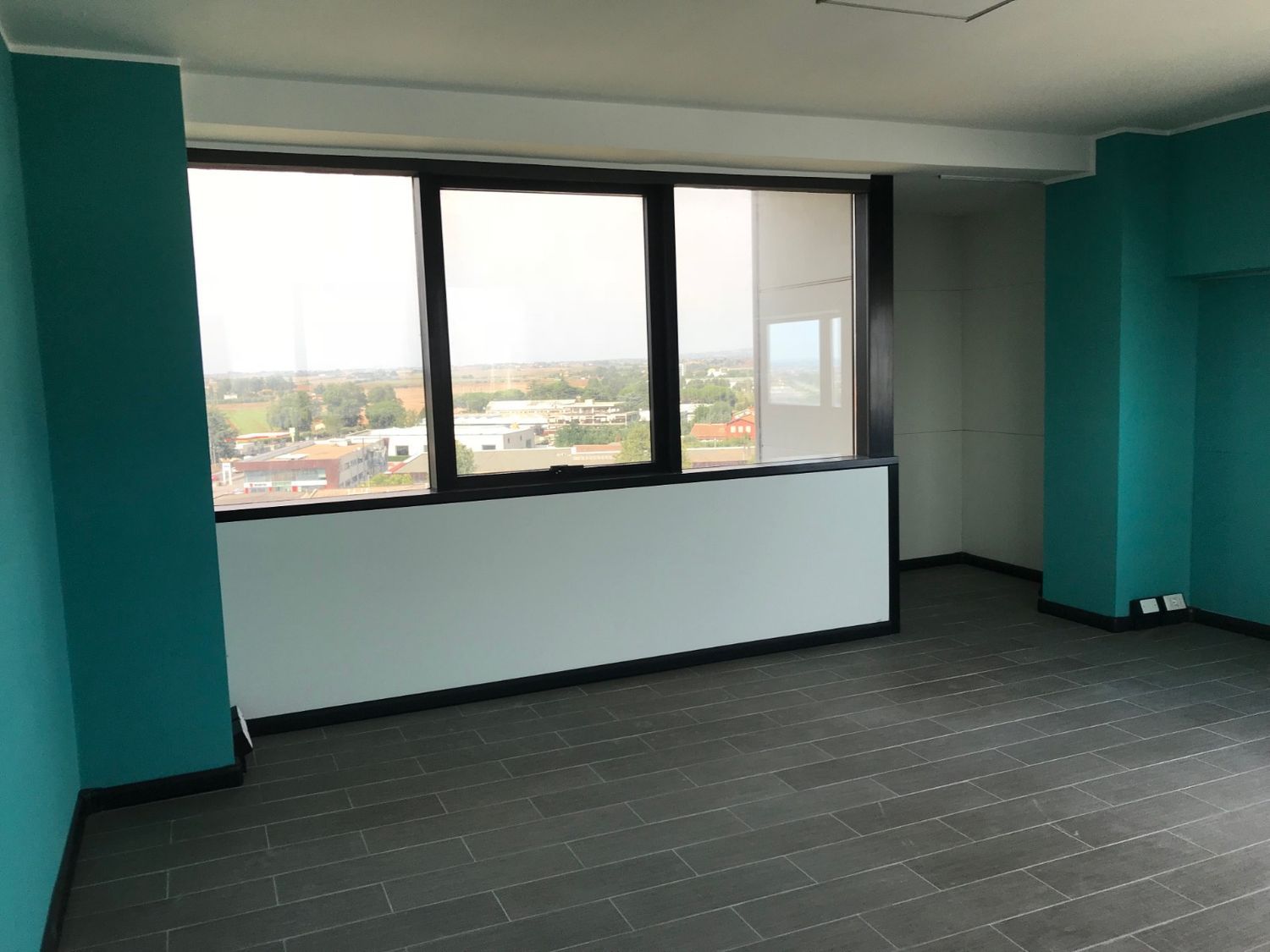 Ufficio in affitto in via dei castelli romani 0, Pomezia