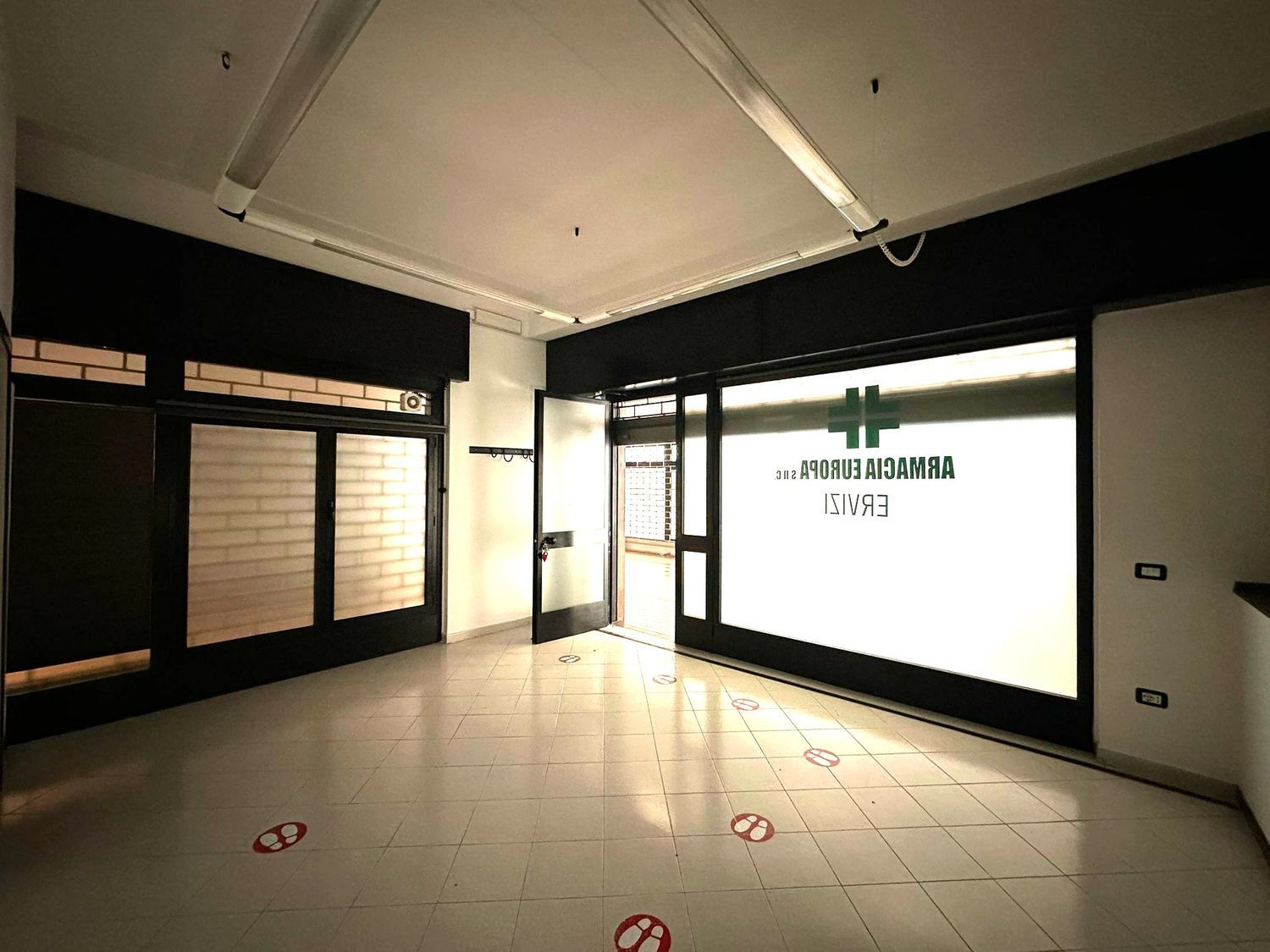 Locale commerciale in affitto in via via pietro nenni 6, Marino