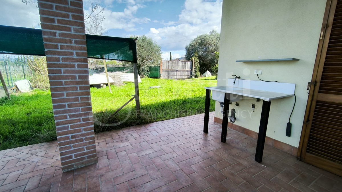 Casa indipendente con giardino a Scarlino