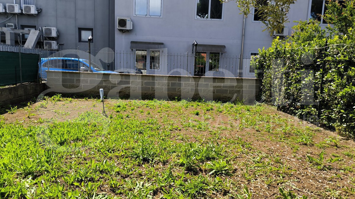 Magazzino in vendita a Follonica