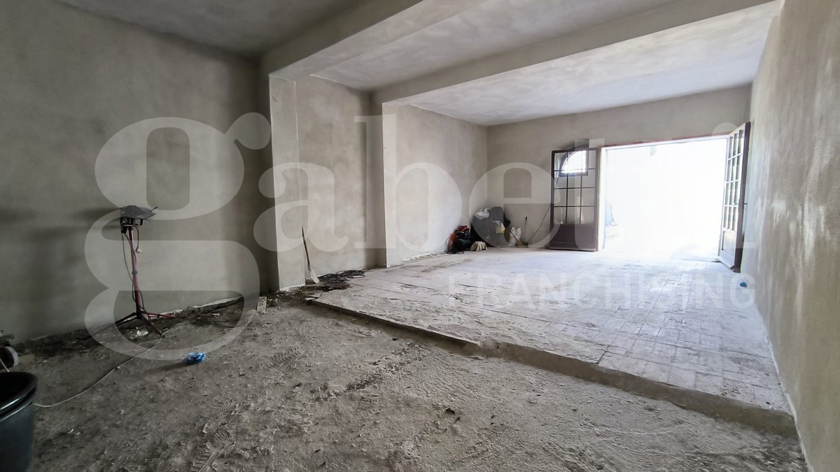 Magazzino in vendita a Follonica