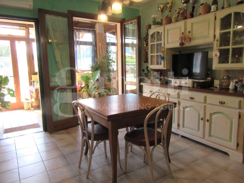 Villa con giardino a Gavorrano