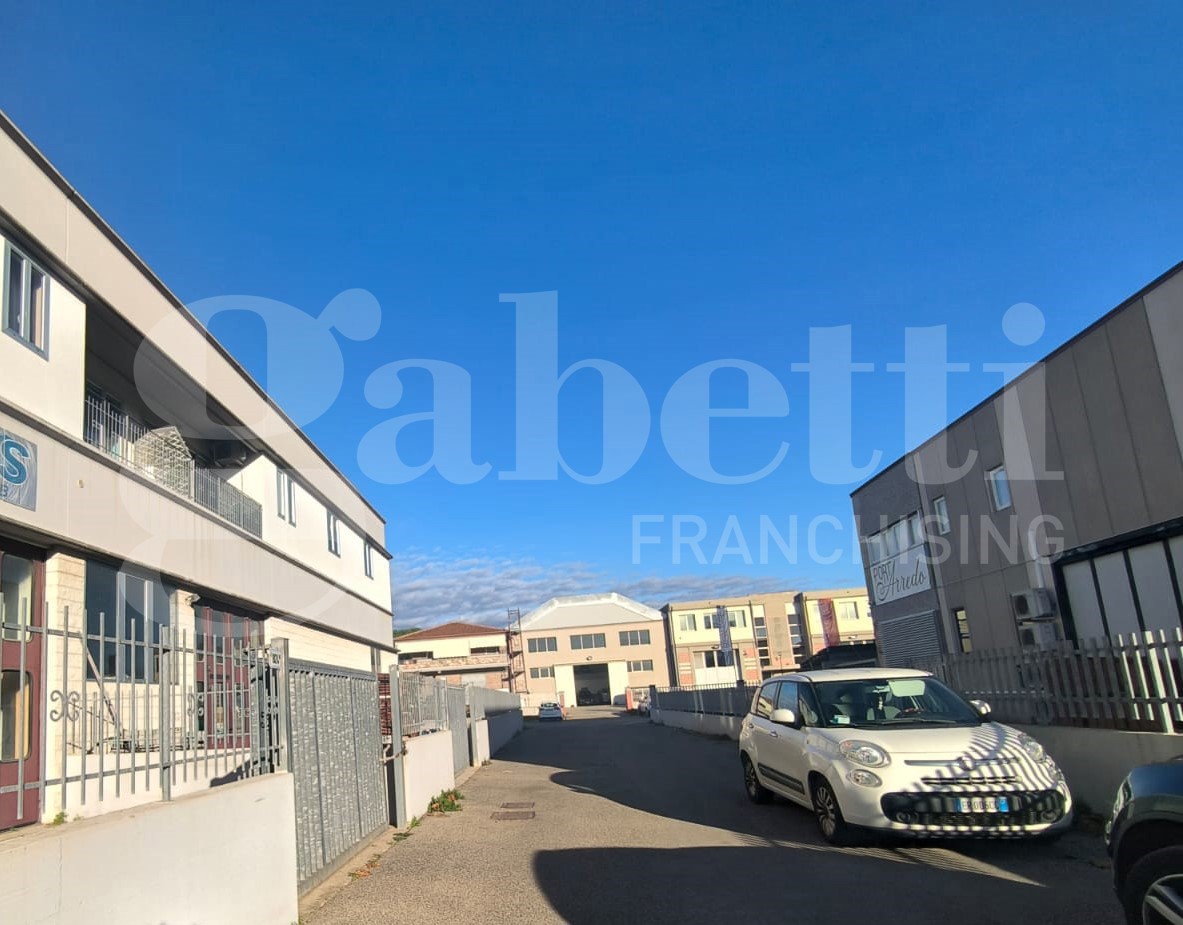 Magazzino in vendita a Follonica