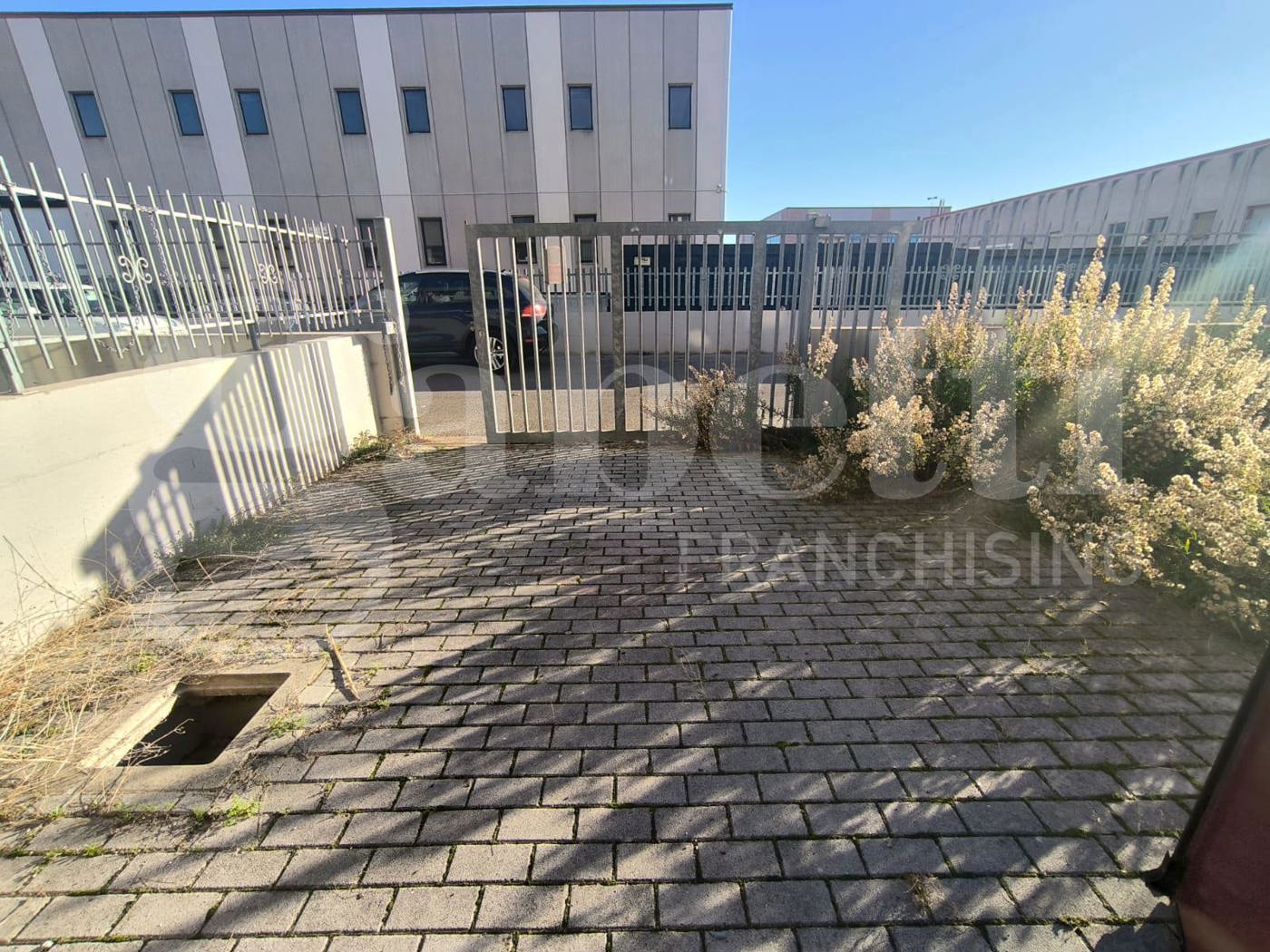 Magazzino in vendita a Follonica