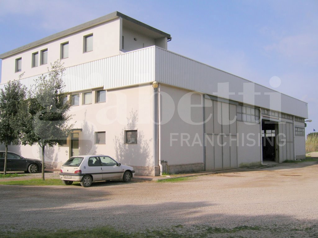 Magazzino in vendita a Scarlino