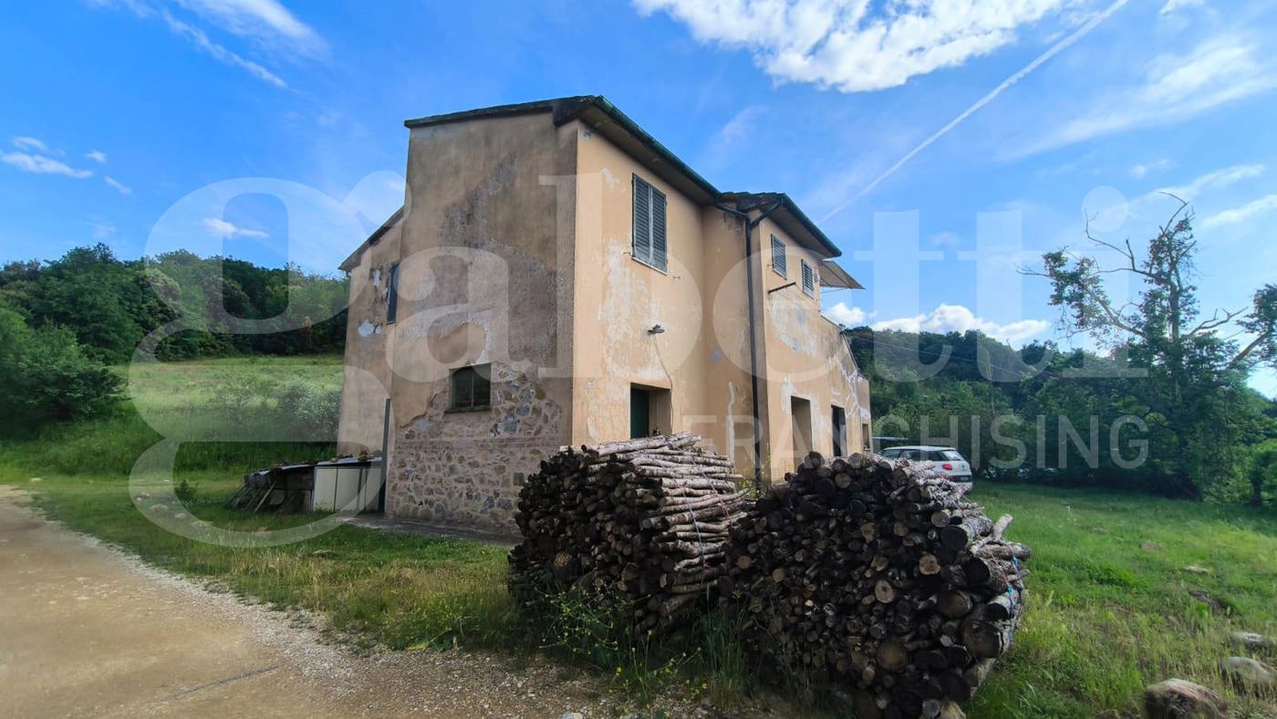 Casa indipendente con giardino a Massa Marittima