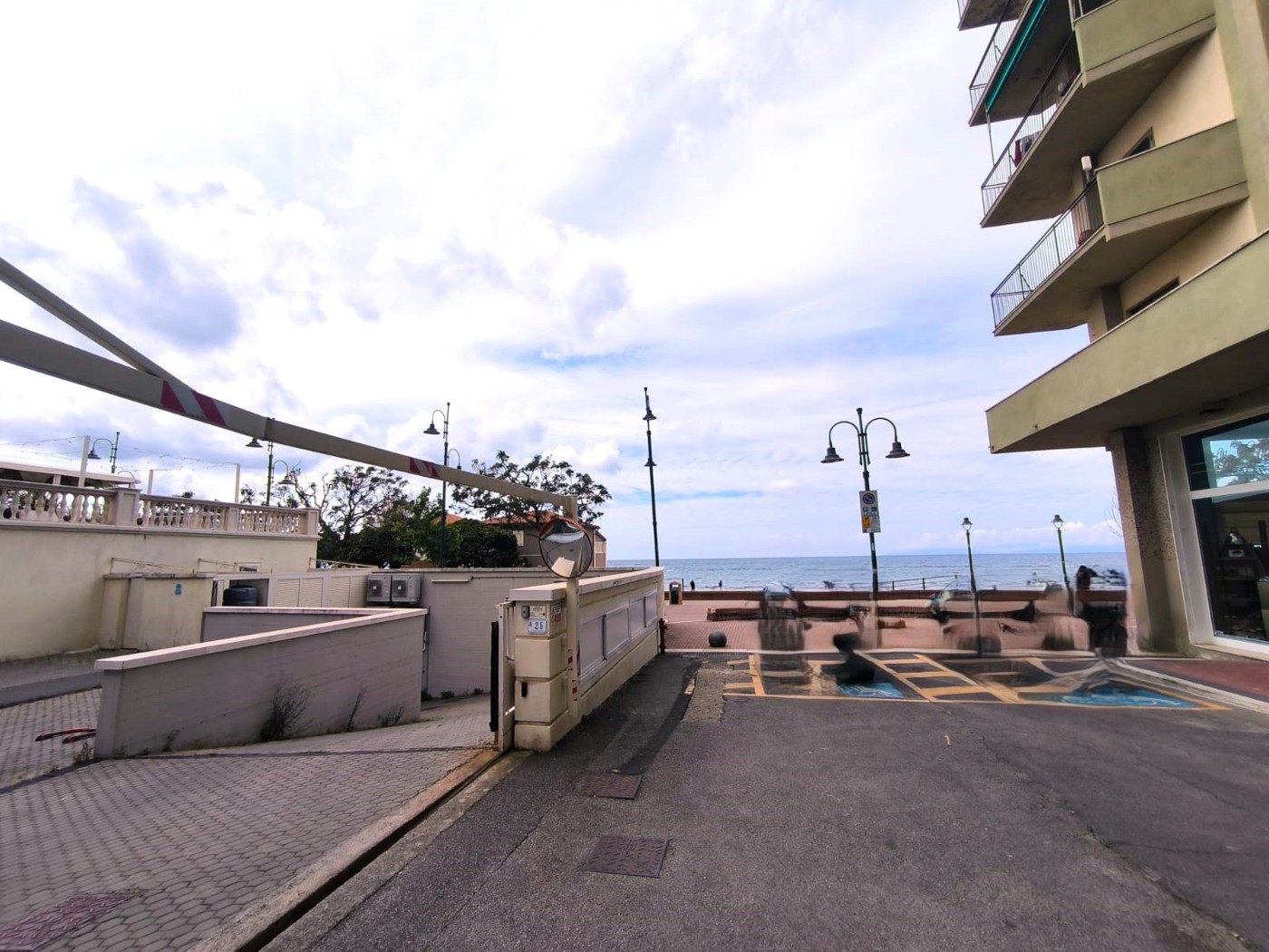 Box/Garage 20mq in vendita a Follonica