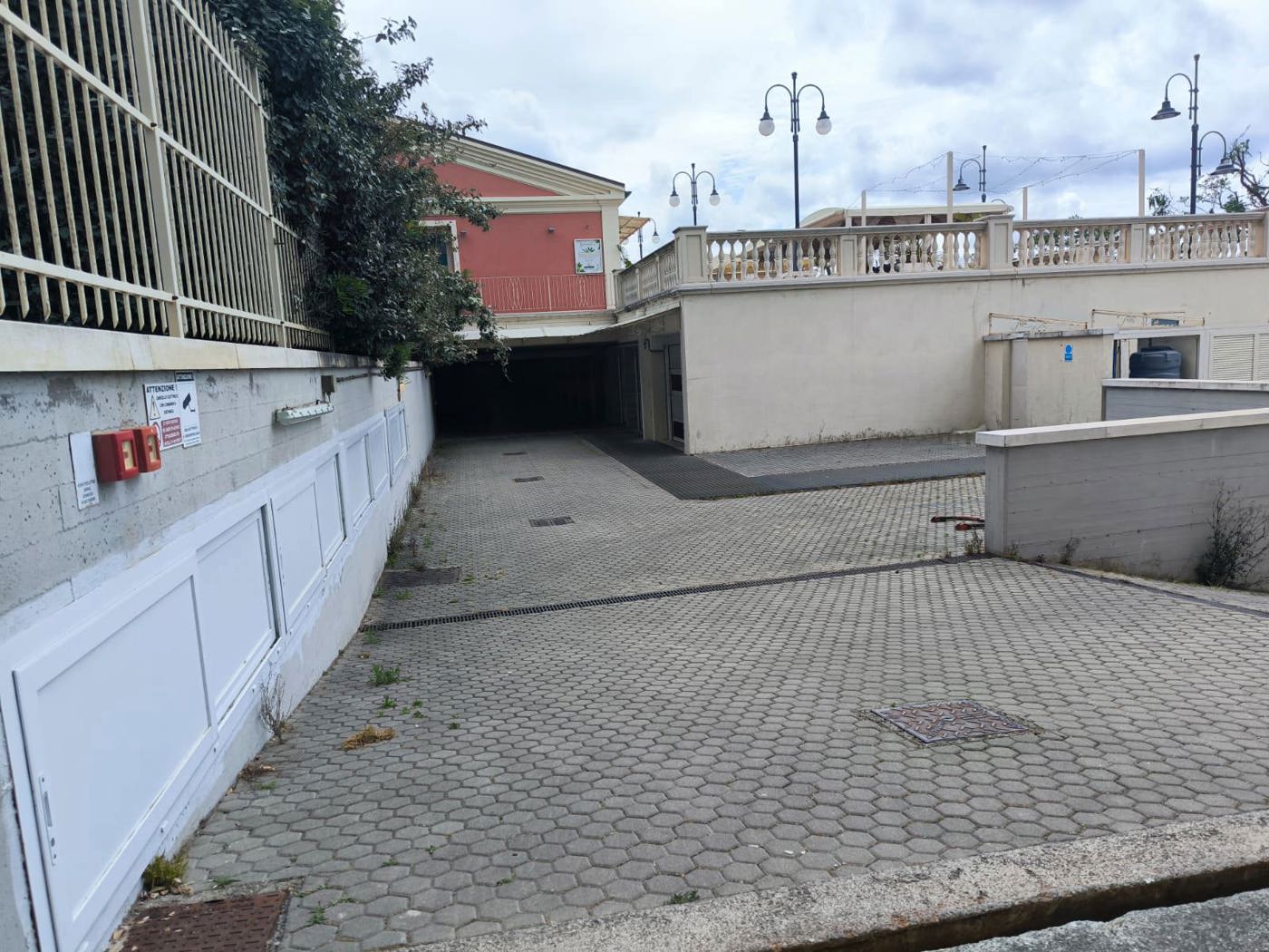 Box/Garage 20mq in vendita a Follonica