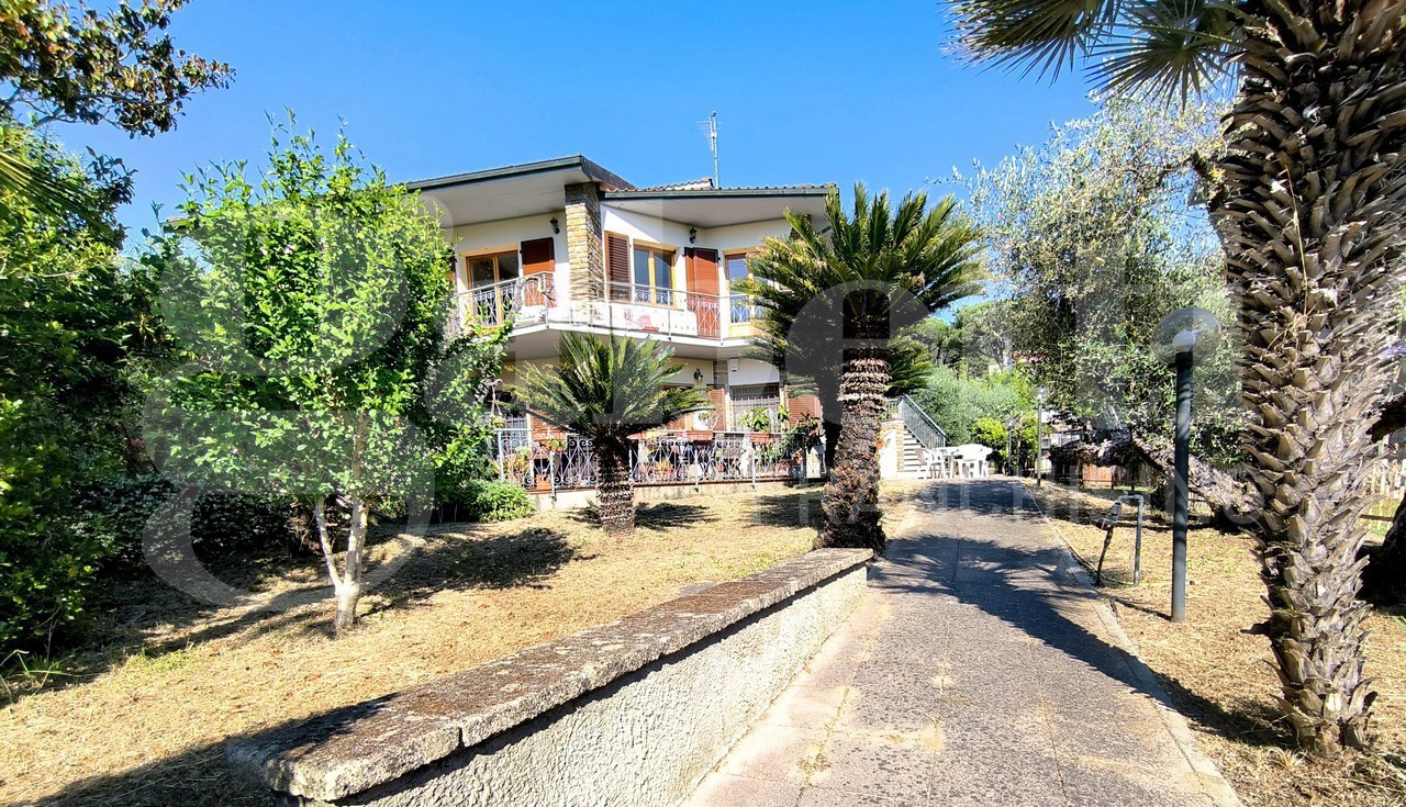 Villa Bifamiliare con giardino a Scarlino