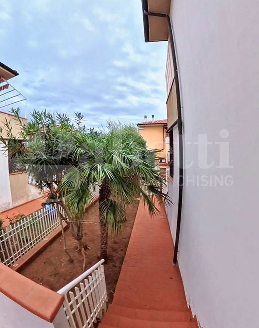Quadrilocale con giardino a Follonica