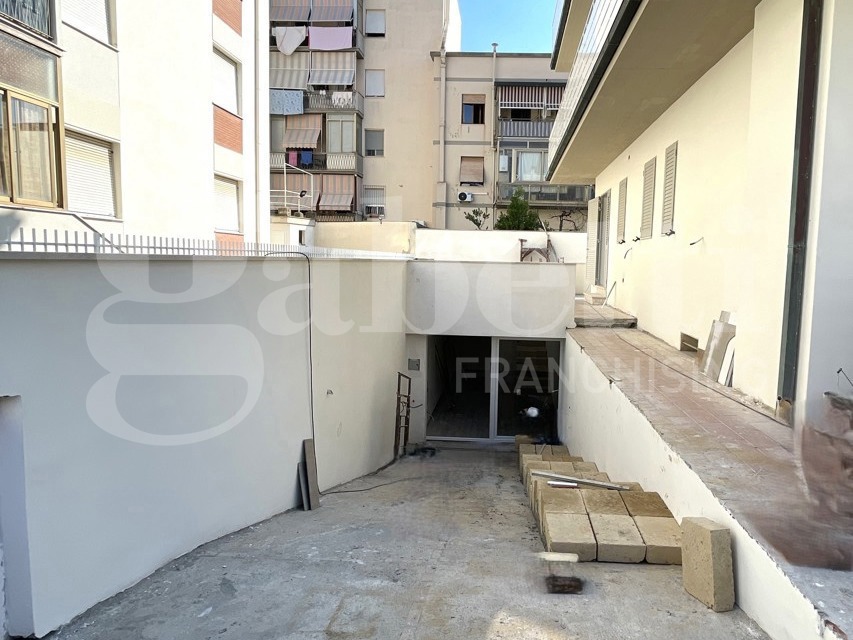 Box/Garage 40mq con giardino a Follonica