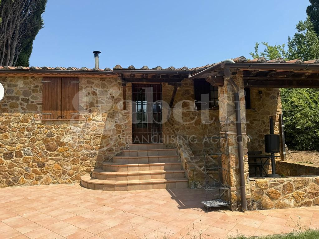 Casa indipendente con giardino a Gavorrano