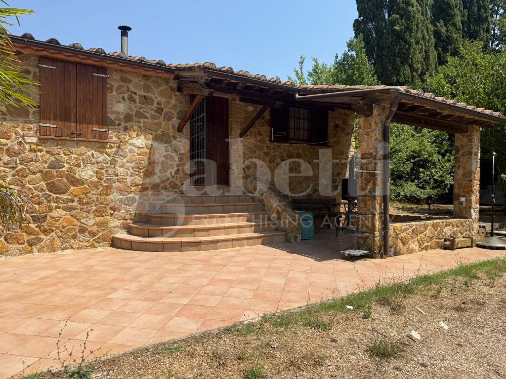 Casa indipendente con giardino a Gavorrano