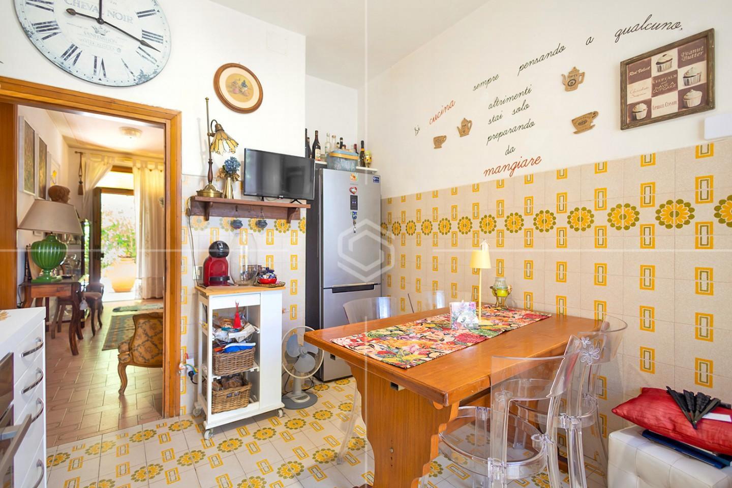 Villa Trifamiliari con giardino a Volterra