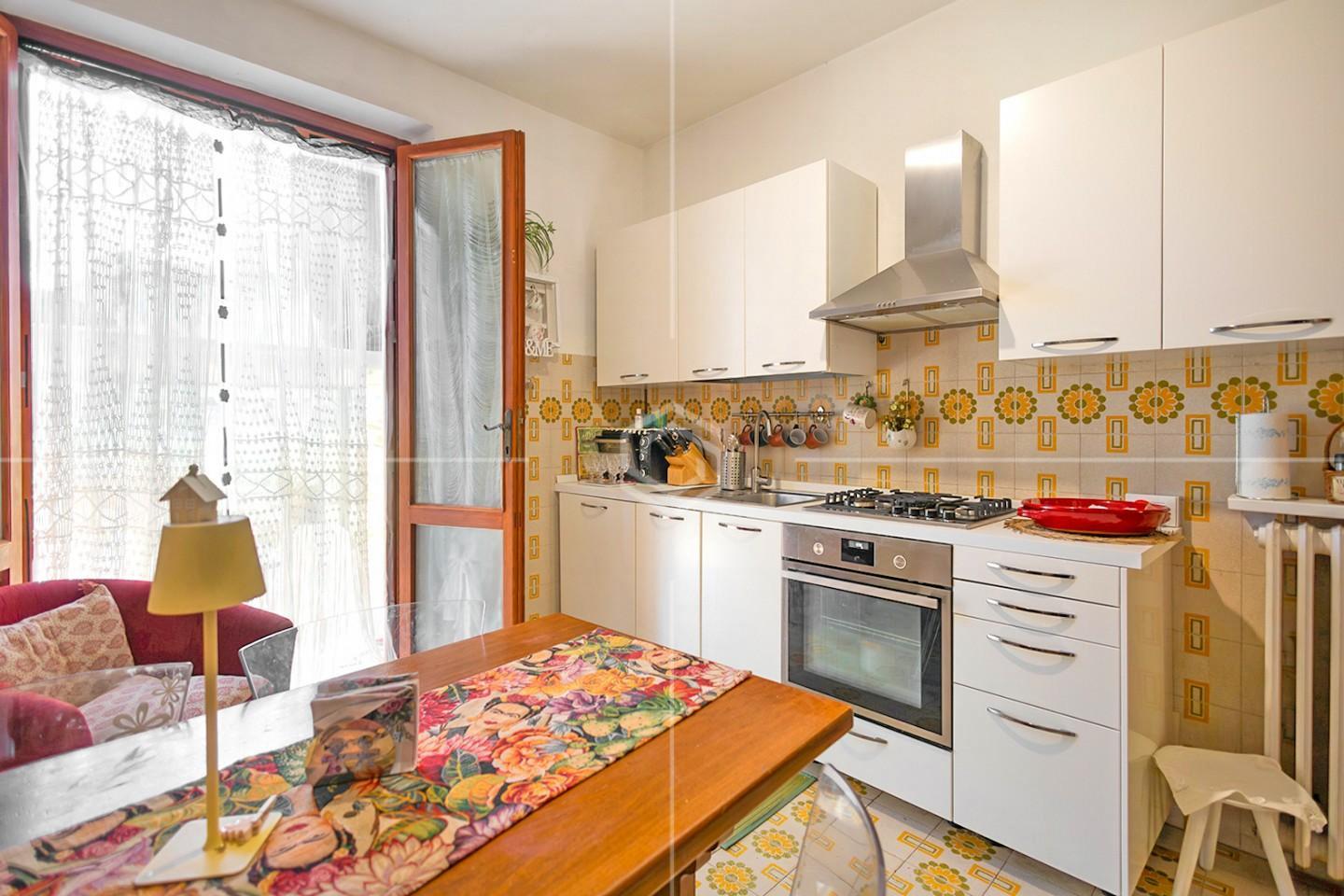 Villa Trifamiliari con giardino a Volterra