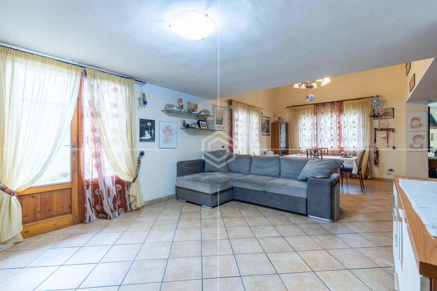 Villa con giardino, Pisa riglione oratoio