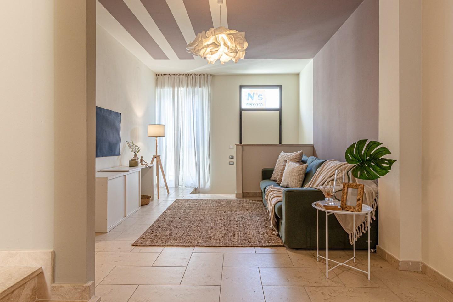 Appartamento con terrazzi, Viareggio centro mercato