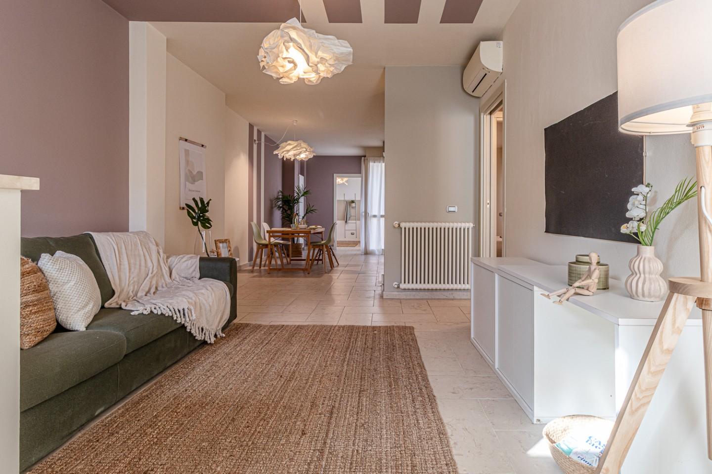 Appartamento con terrazzi, Viareggio centro mercato
