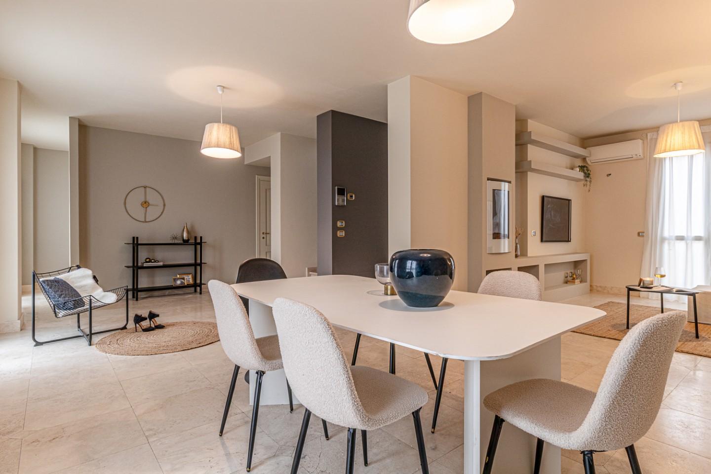 Casa indipendente con terrazzo a Viareggio