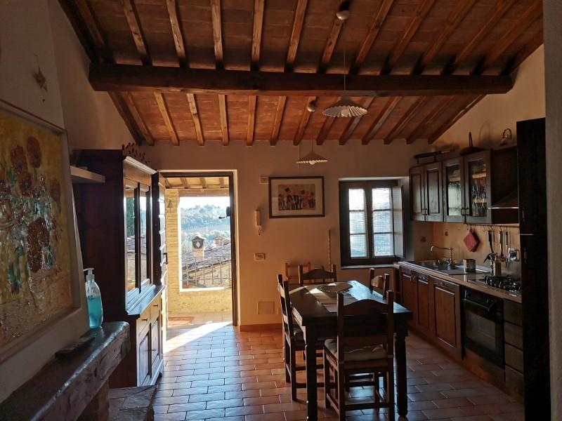 Trilocale con giardino a San Gimignano