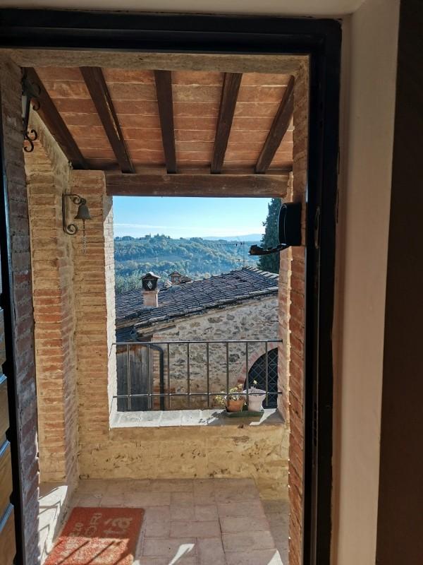 Trilocale con giardino a San Gimignano