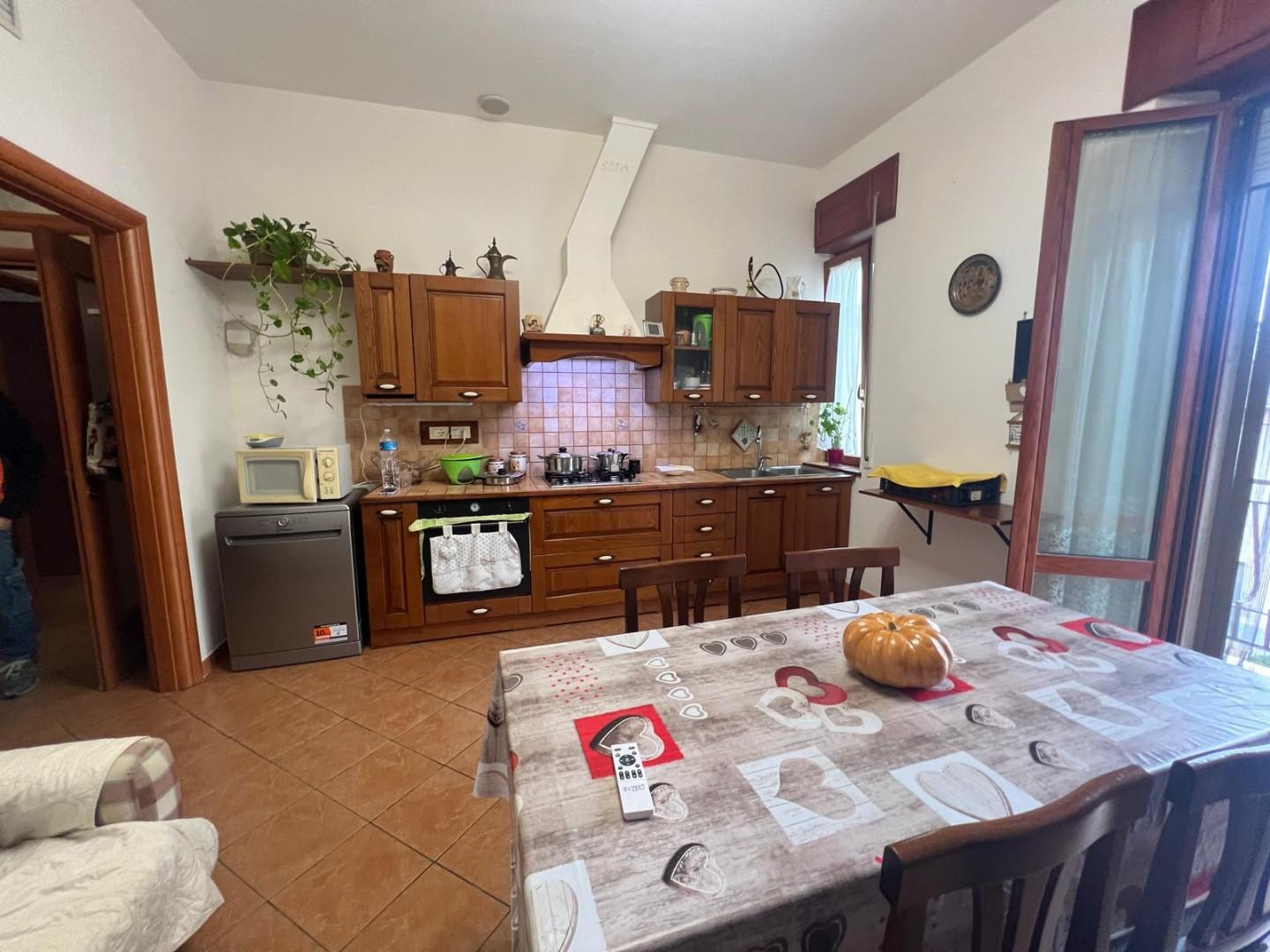 Quadrilocale con terrazzo a Poggibonsi