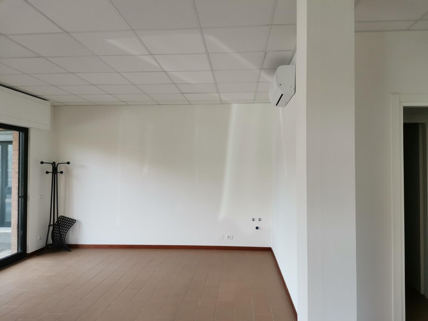 Locale commerciale in affitto a Poggibonsi