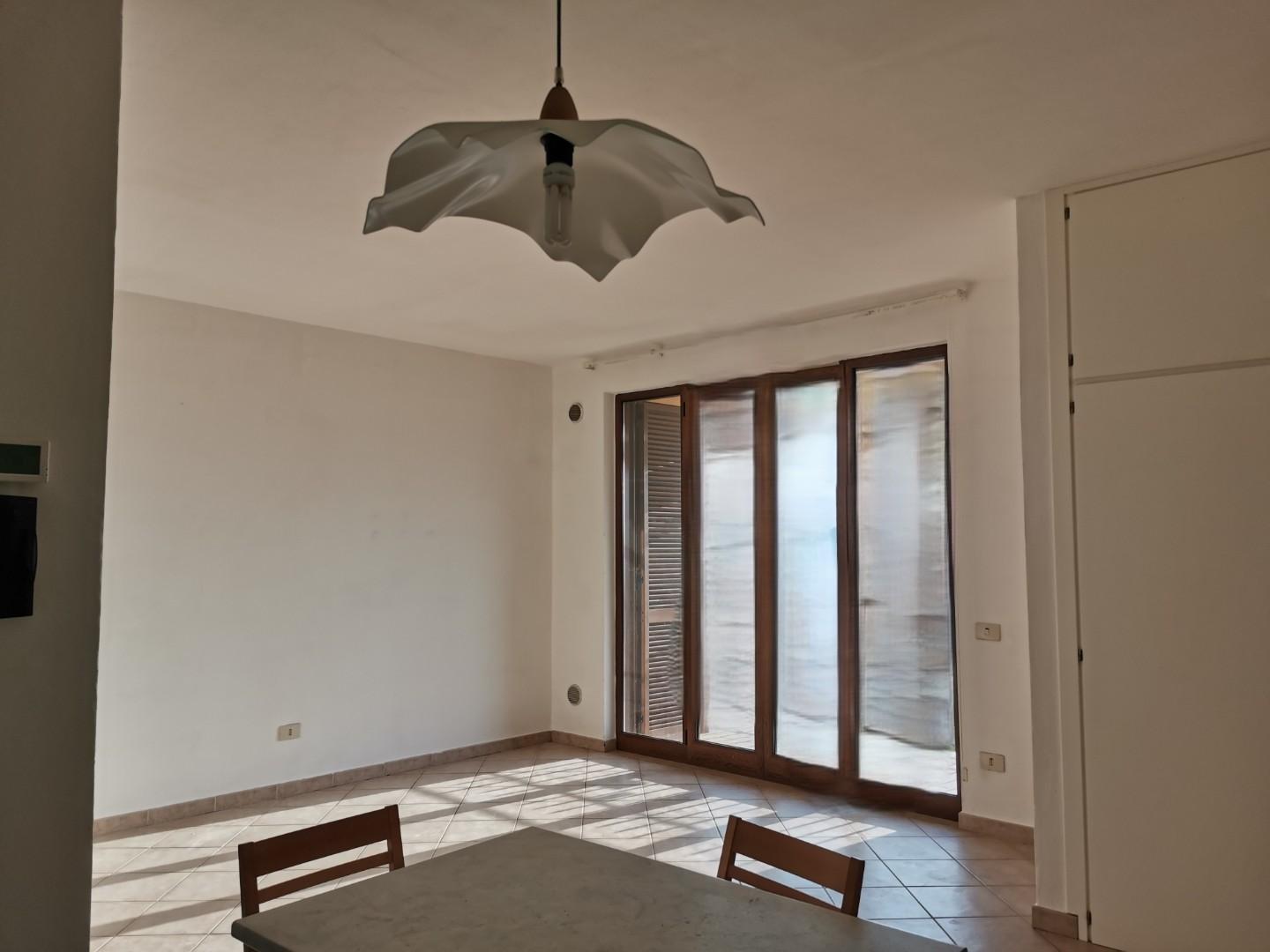 Trilocale con terrazzo a Casole d'Elsa