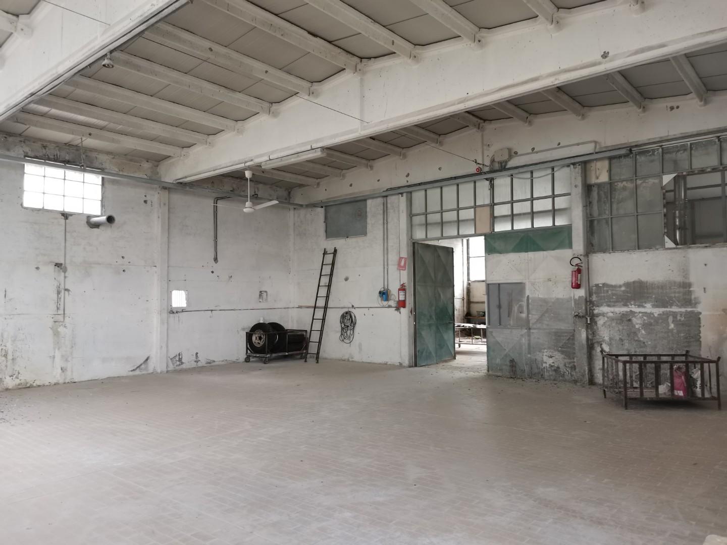 Capannone in vendita, Colle di Val d'Elsa gracciano dell'elsa