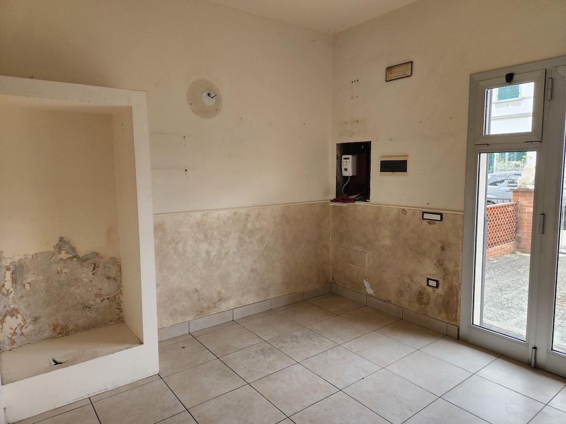 Locale commerciale in affitto, San Miniato basso