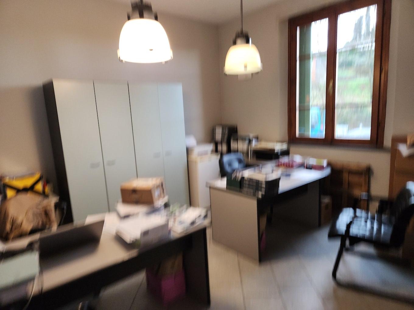 Negozio in affitto a Santa Maria a Monte