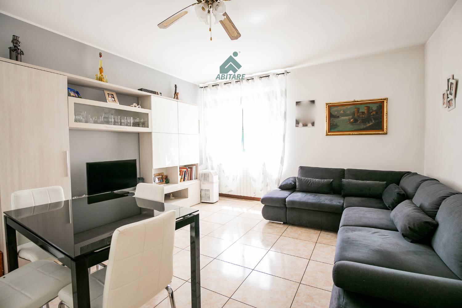 Trilocale con box a Bollate