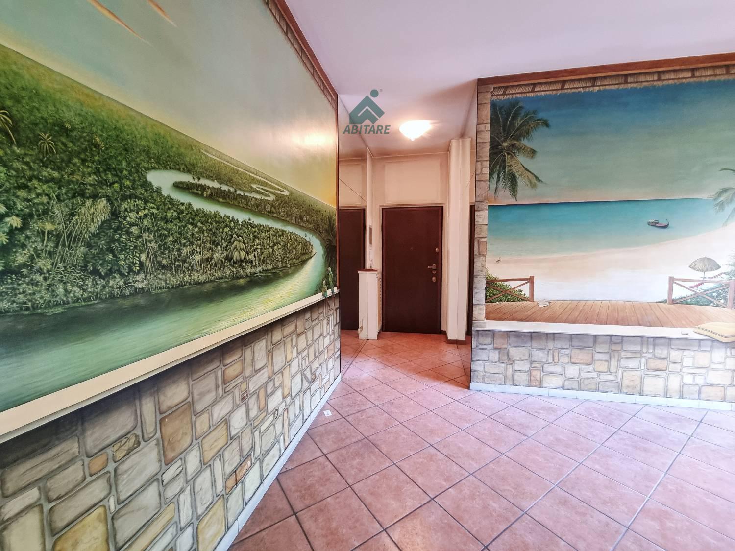 Trilocale con box a Milano