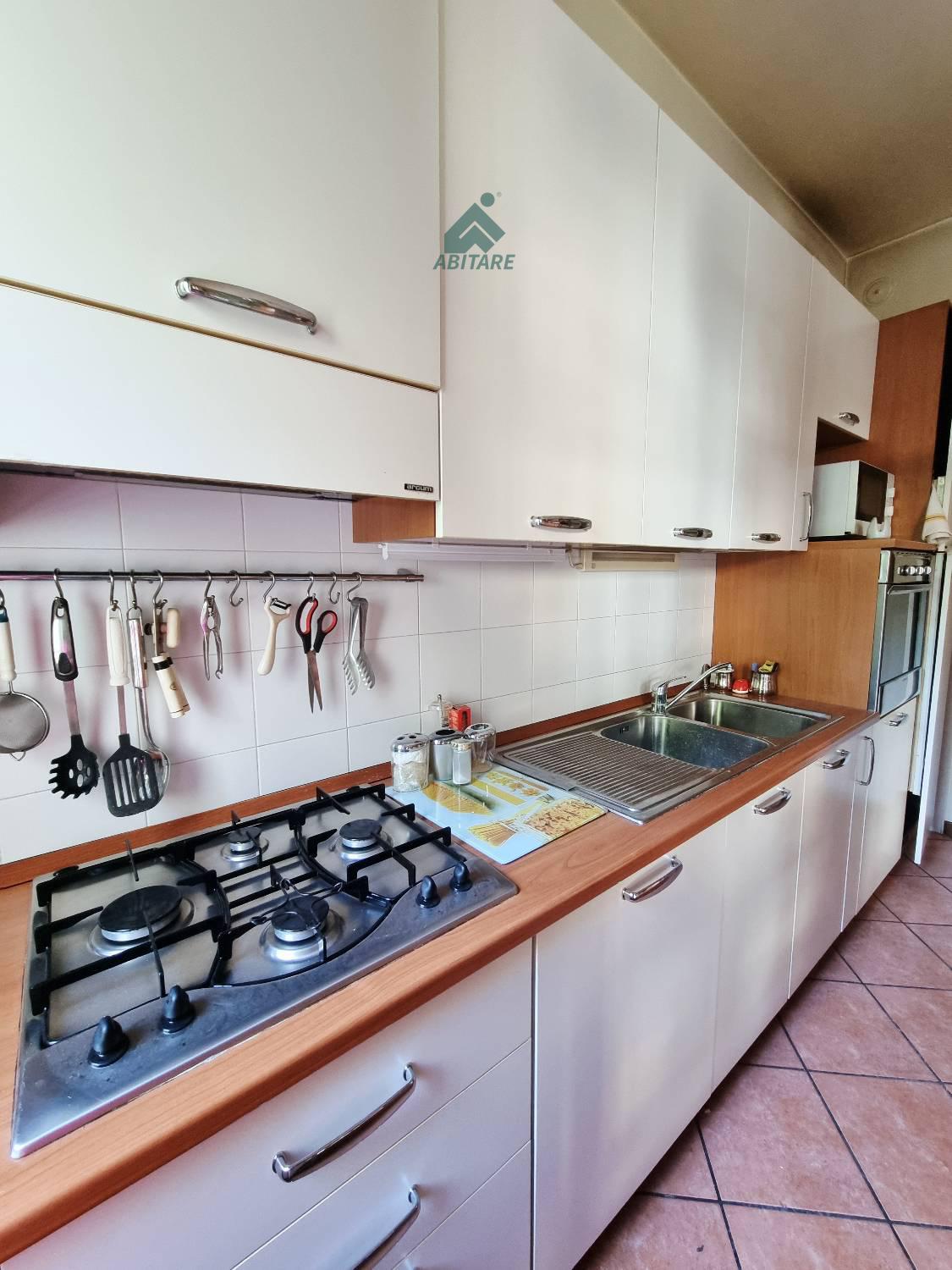 Trilocale con box a Milano