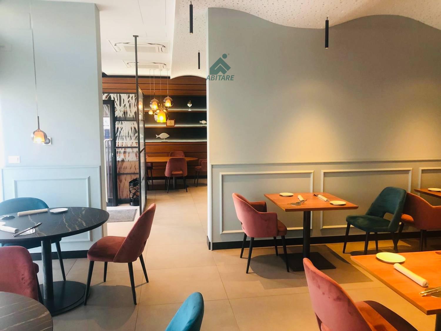 Attivit commerciale Ristorante e pizzeria con box doppio a Senago