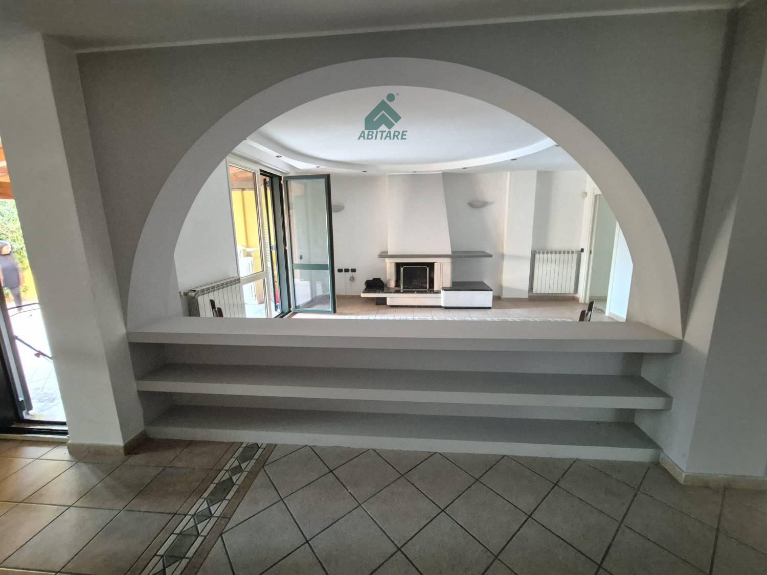 Villa con giardino a Garbagnate Milanese