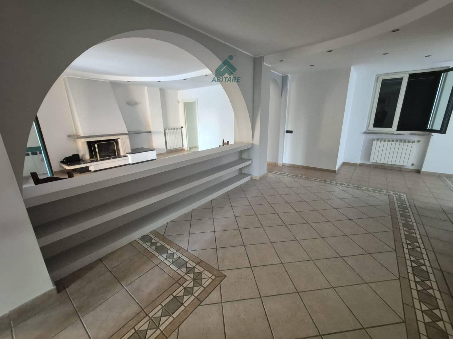 Villa con giardino a Garbagnate Milanese