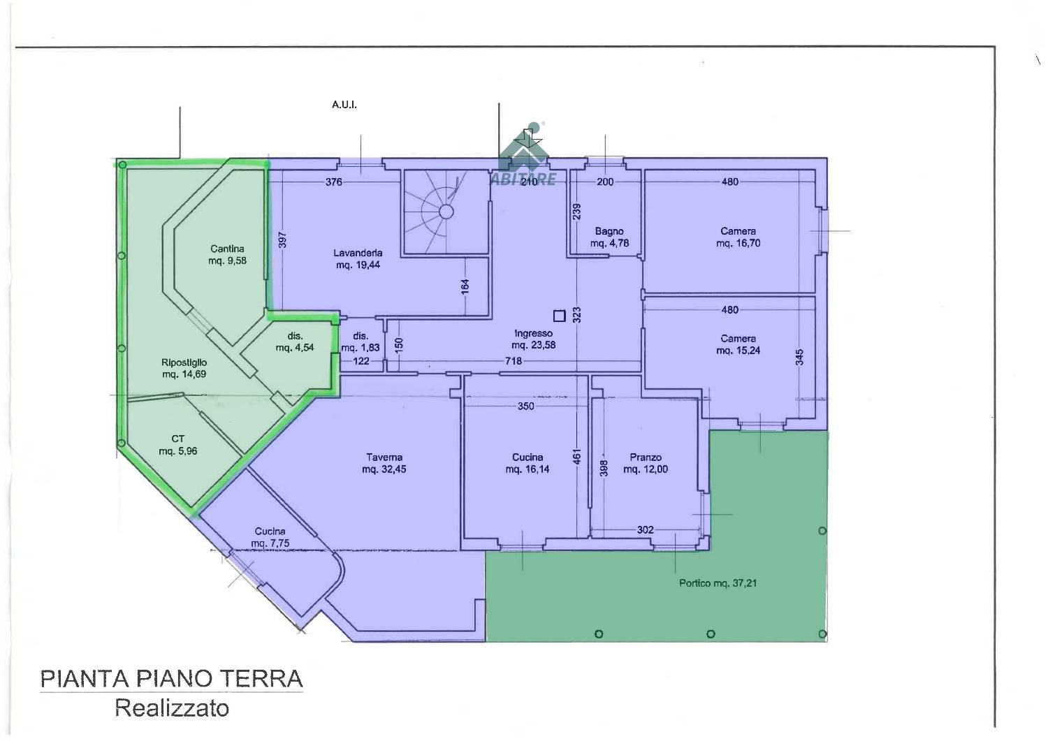 Villa con giardino a Olgiate Comasco