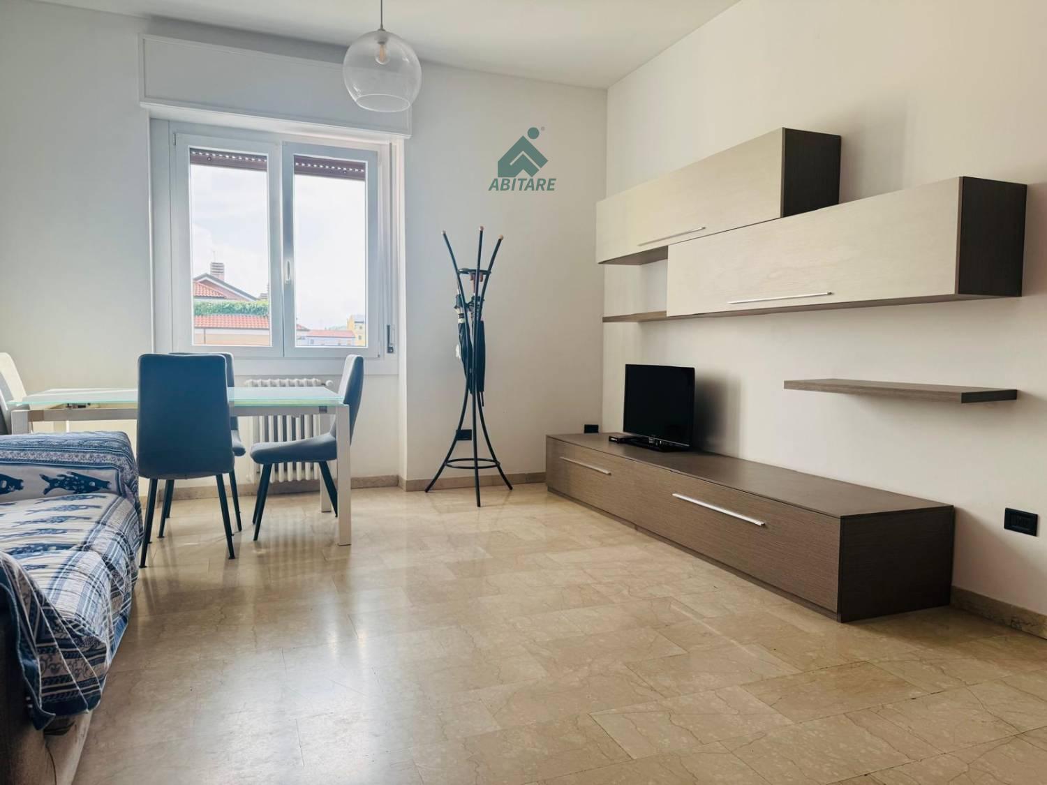 Trilocale arredato in affitto a Milano